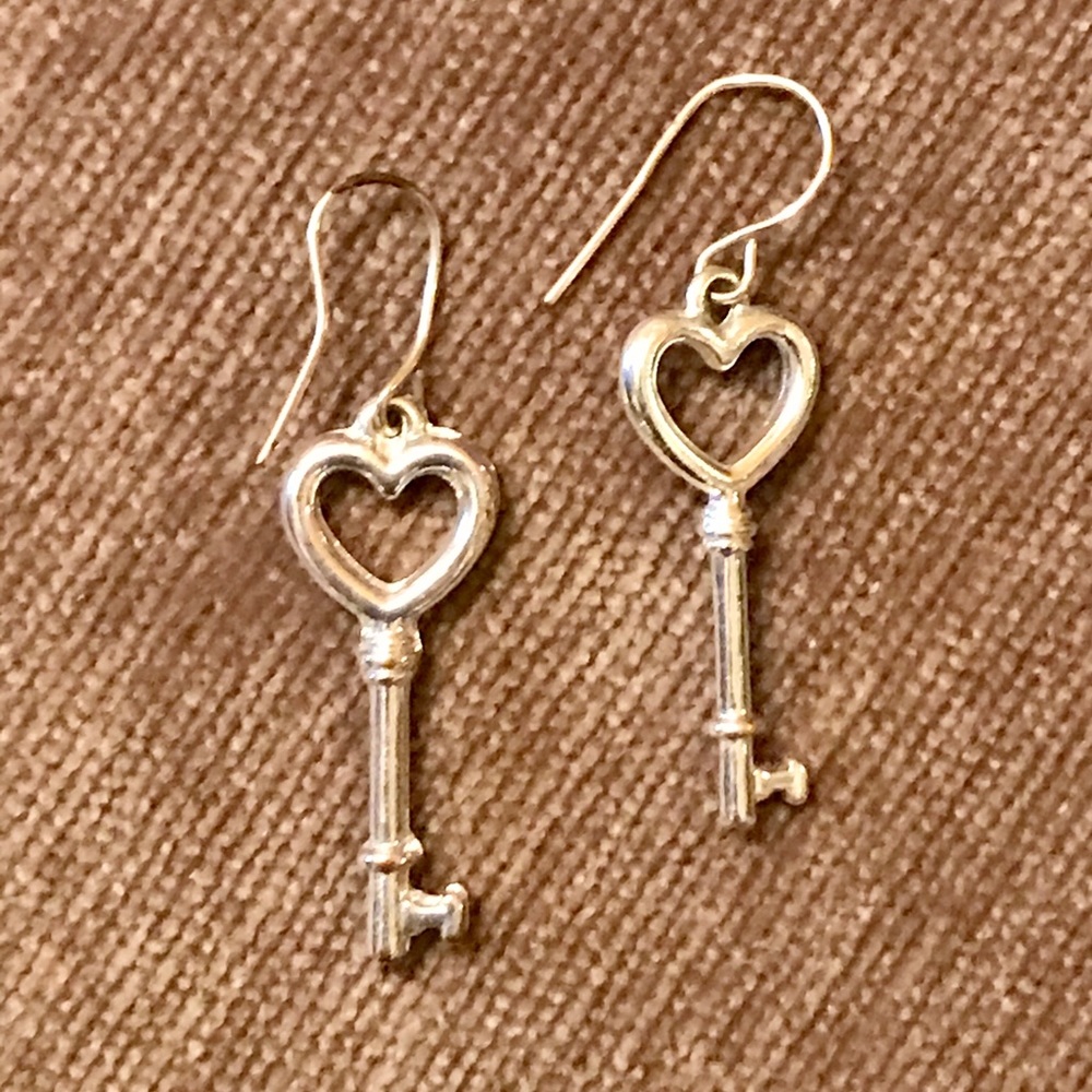 🔴 $5 or 3 for $12 Heart Key Earrings Silver Tone